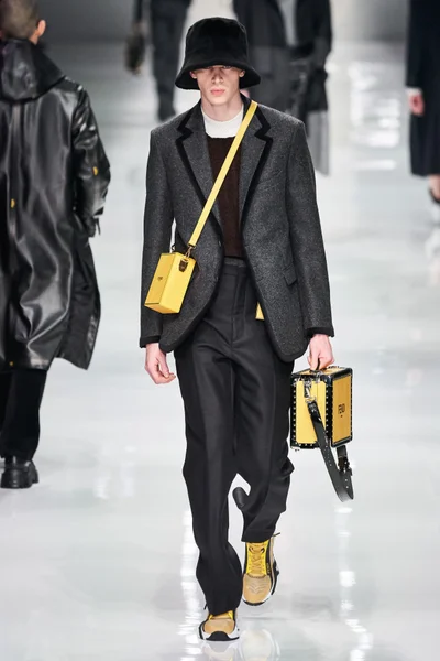 Look 12
